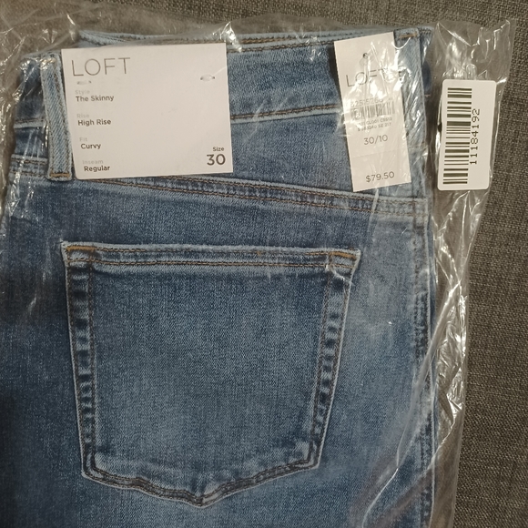 LOFT Women's Curvy High Rise Jeans - Picture 2 of 3